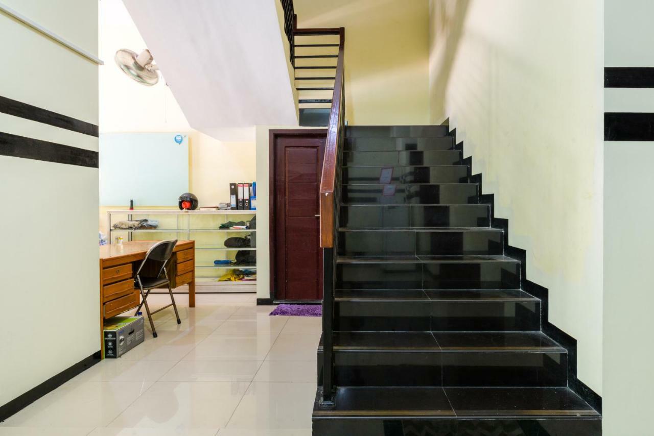 Reddoorz Syariah @ Ketintang Surabaya Hotel Екстериор снимка